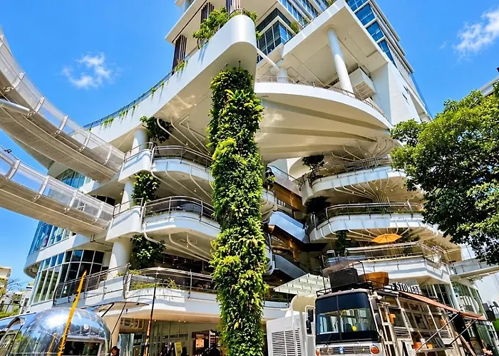 J Thonglor 8